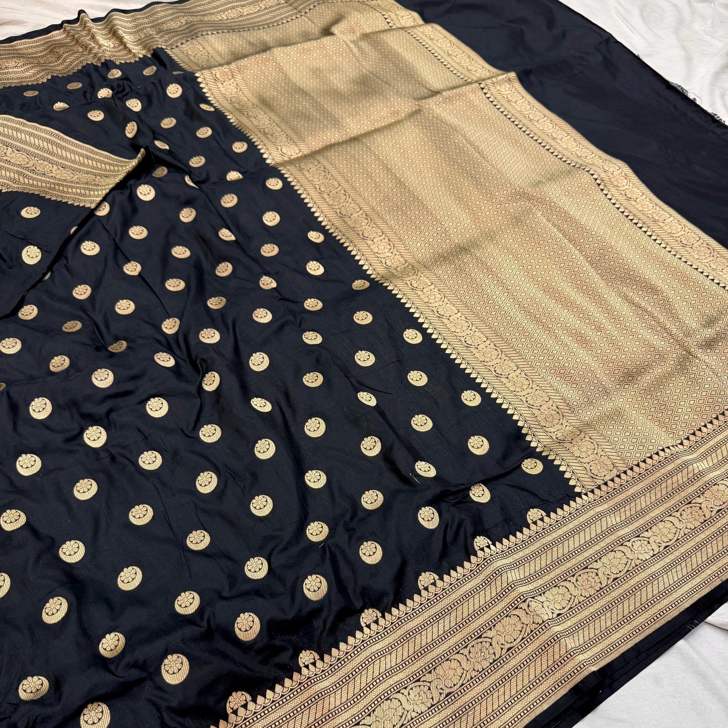 Black Pure Banarasi Kathan Hand Loom Silk Saree Alna Apparels