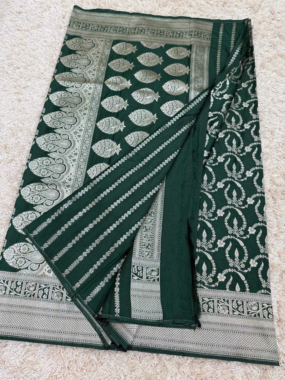 Green Color Pure Banarasi Mysore Silk Saree Alna Apparels