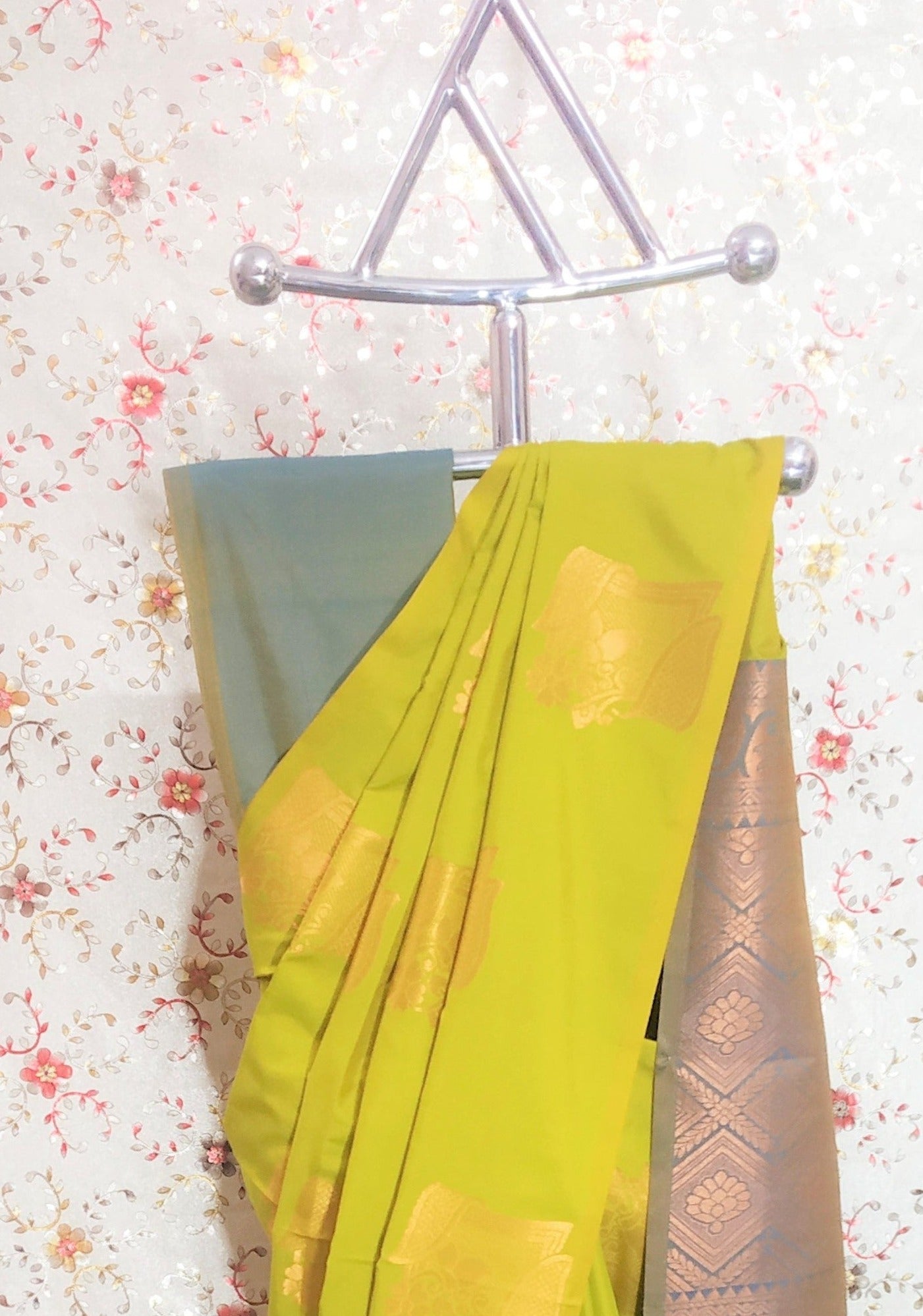 Yellowish green Color Kanjivaram Semi Soft Silk Saree